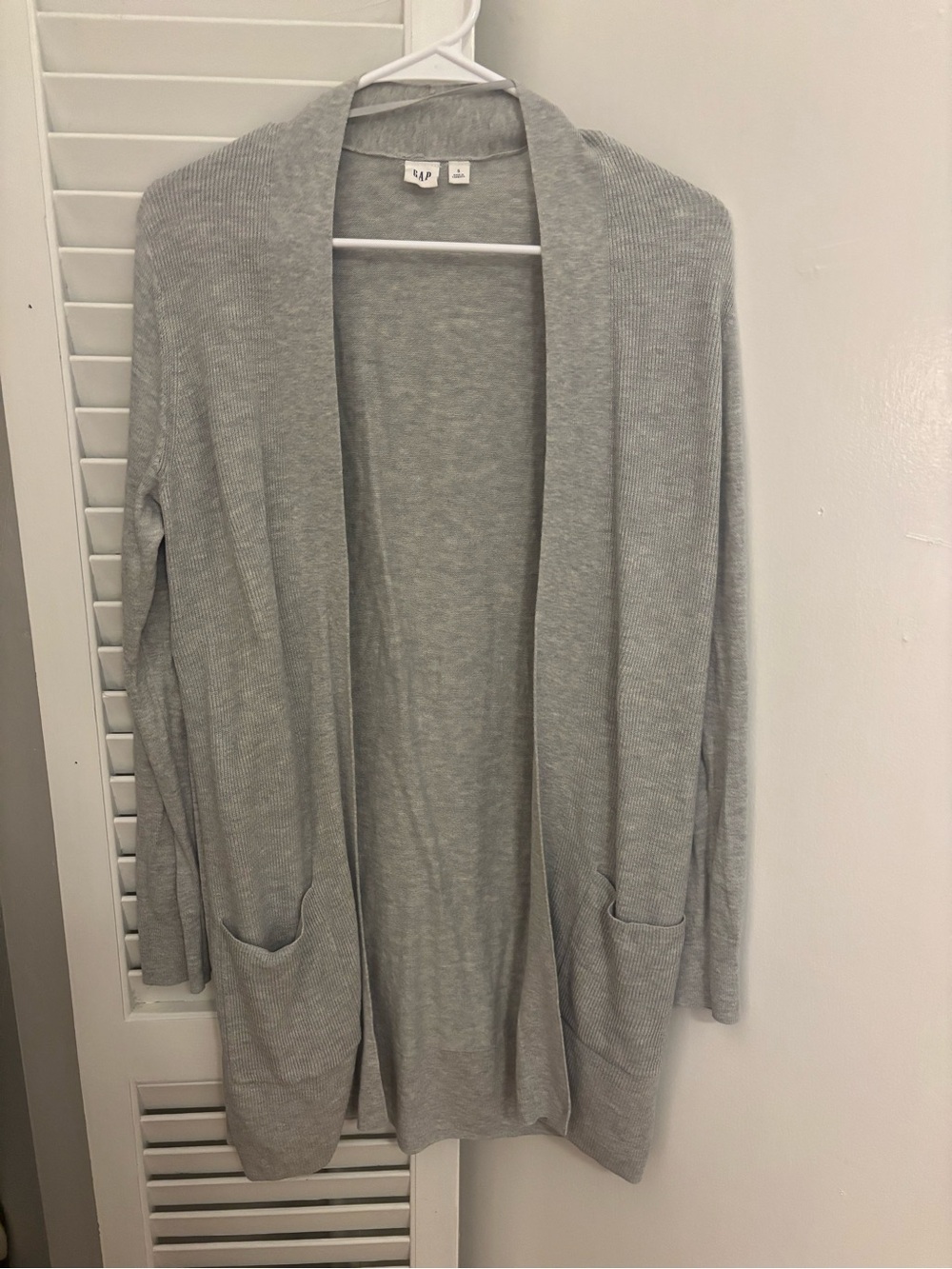 GAP Gray Open-Front Cardigan